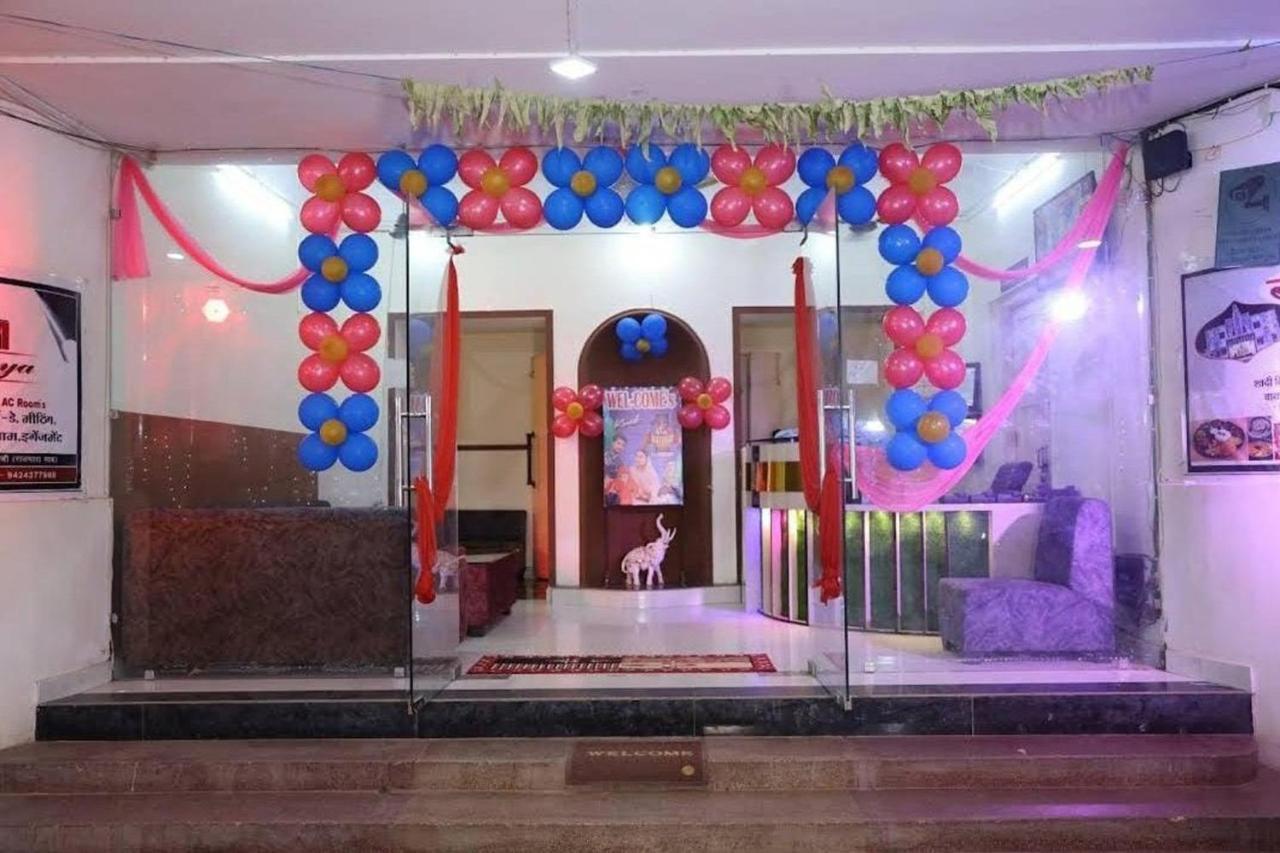 Hotel Kumkum Chhaya Panna Екстериор снимка